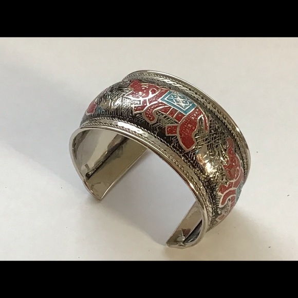 Free Shipping Cuff Bracelet Etched Elephant Theme - Picture 3 of 16